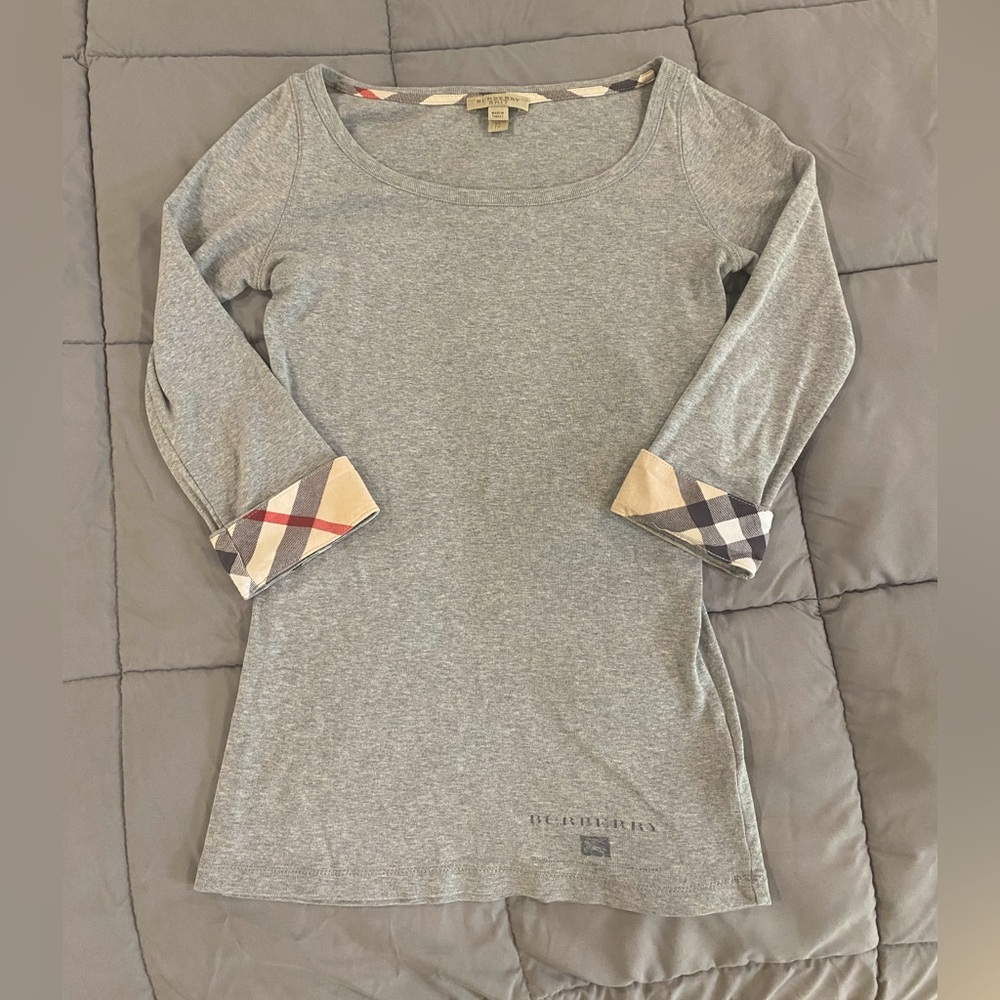 💙💙Burberry top size small